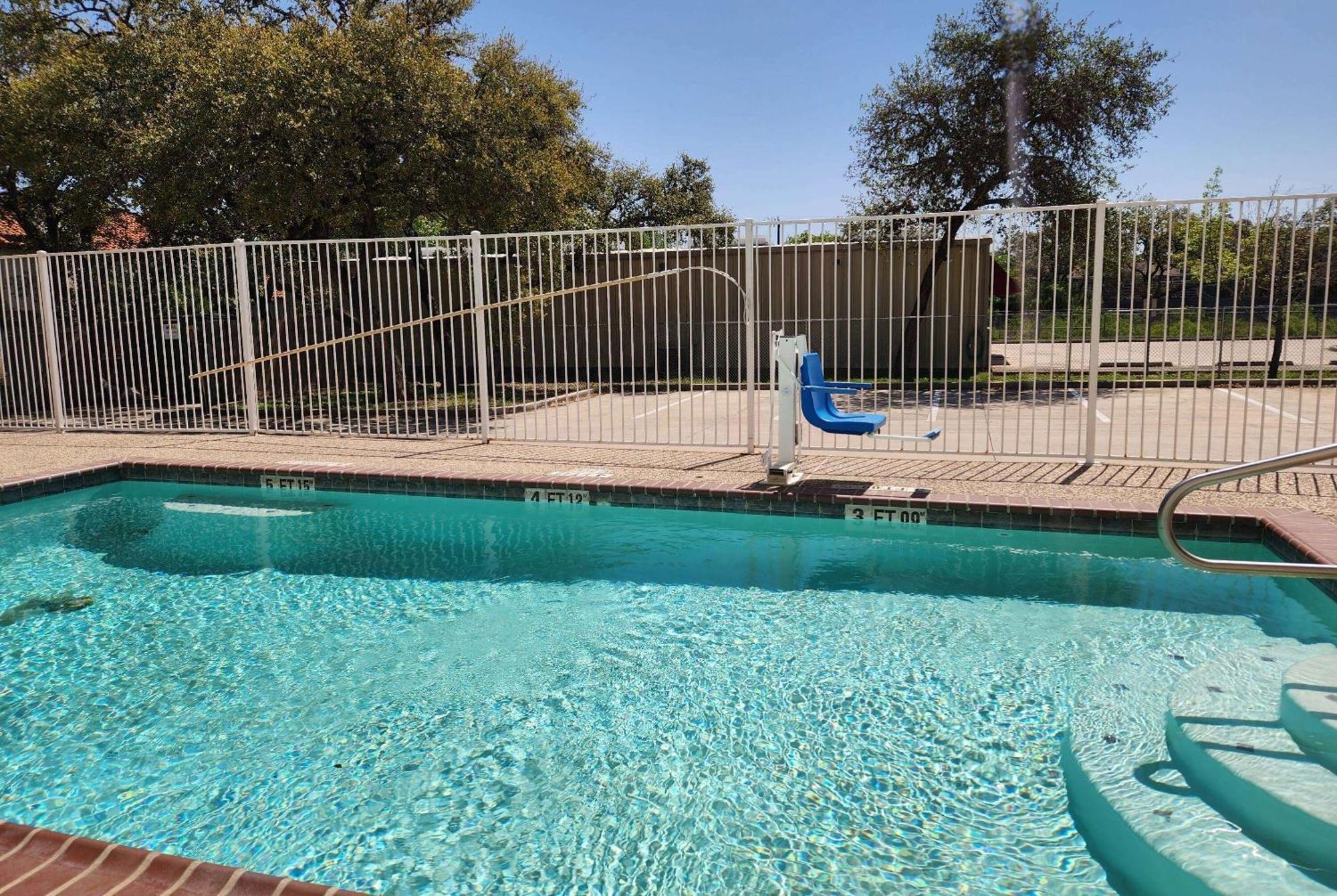 Baymont By Wyndham Airport 2*