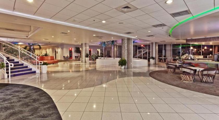 Hotel El Tropicano Riverwalk