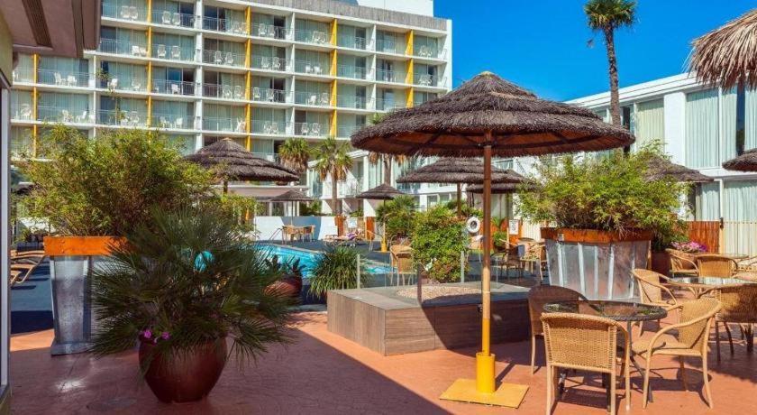Hotel El Tropicano Riverwalk 3*