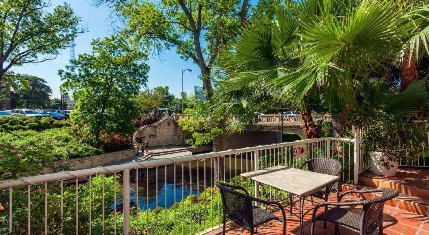 El Tropicano Riverwalk 3*