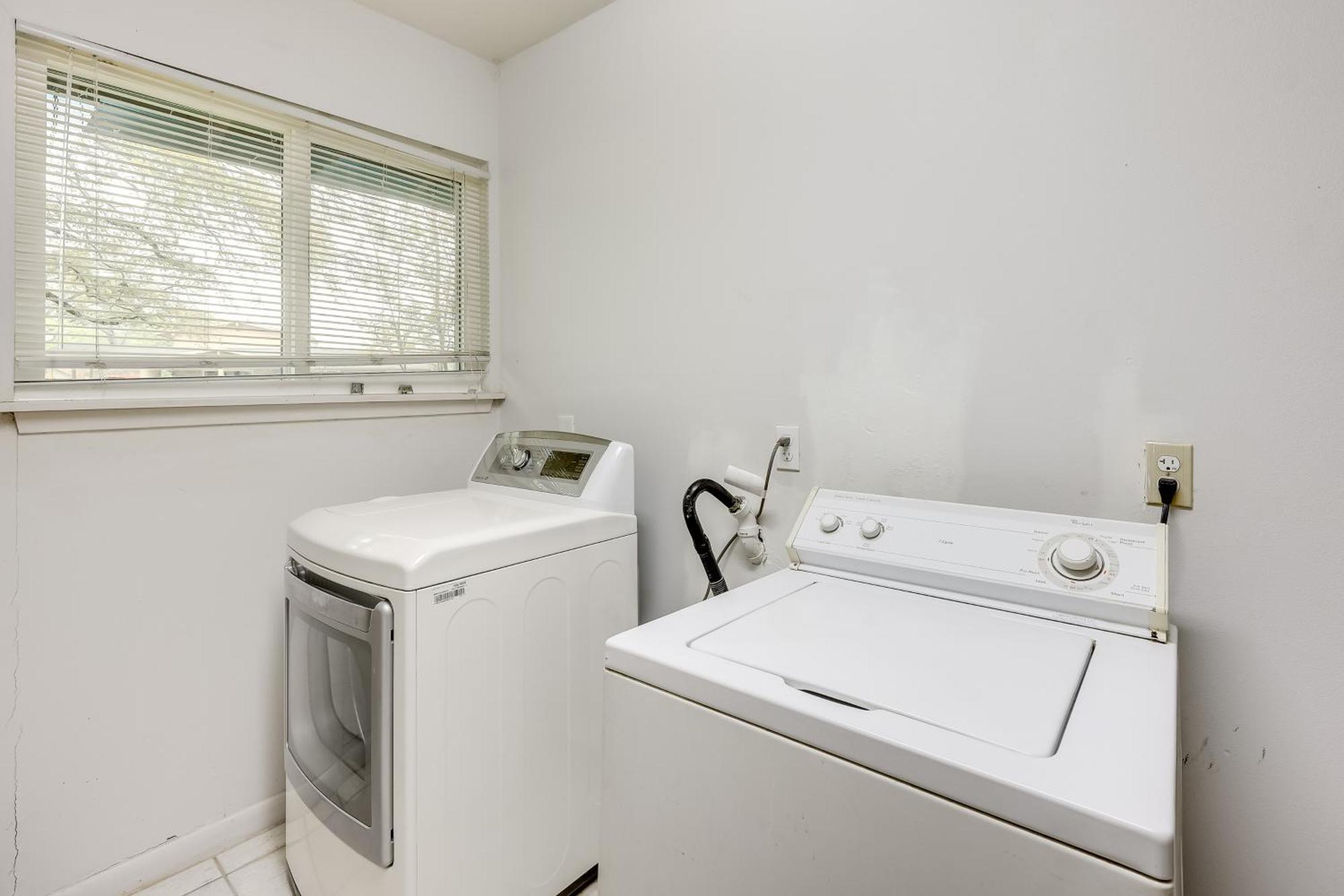 Charming Abode About 10 Mi To River Walk! Holiday home