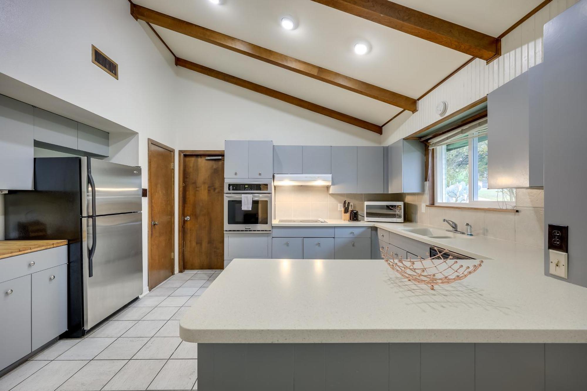 Charming Abode About 10 Mi To River Walk! Holiday home San Antonio