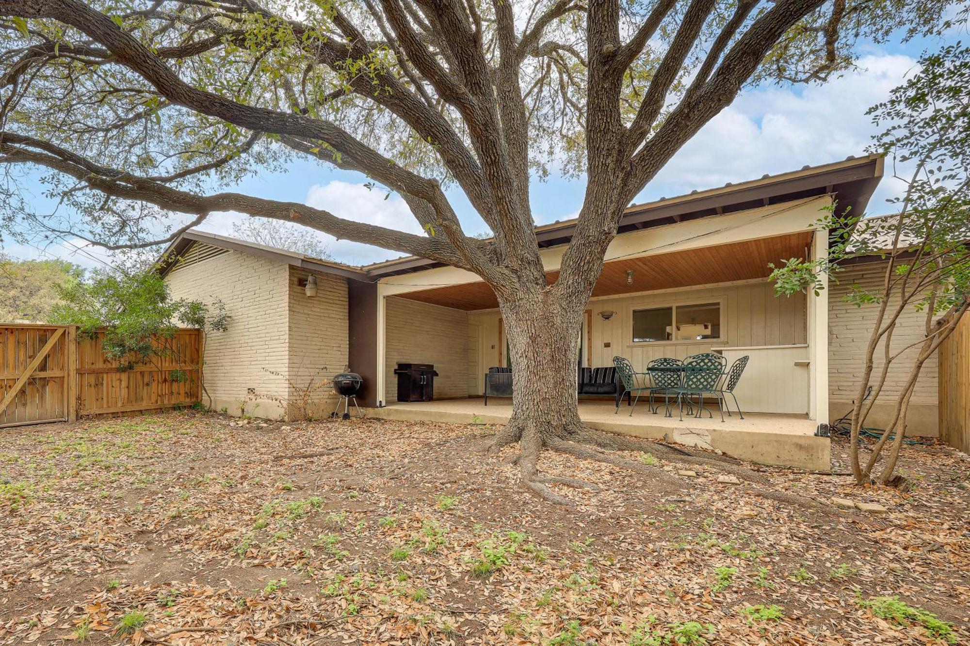 Holiday home Charming Abode About 10 Mi To River Walk! San Antonio