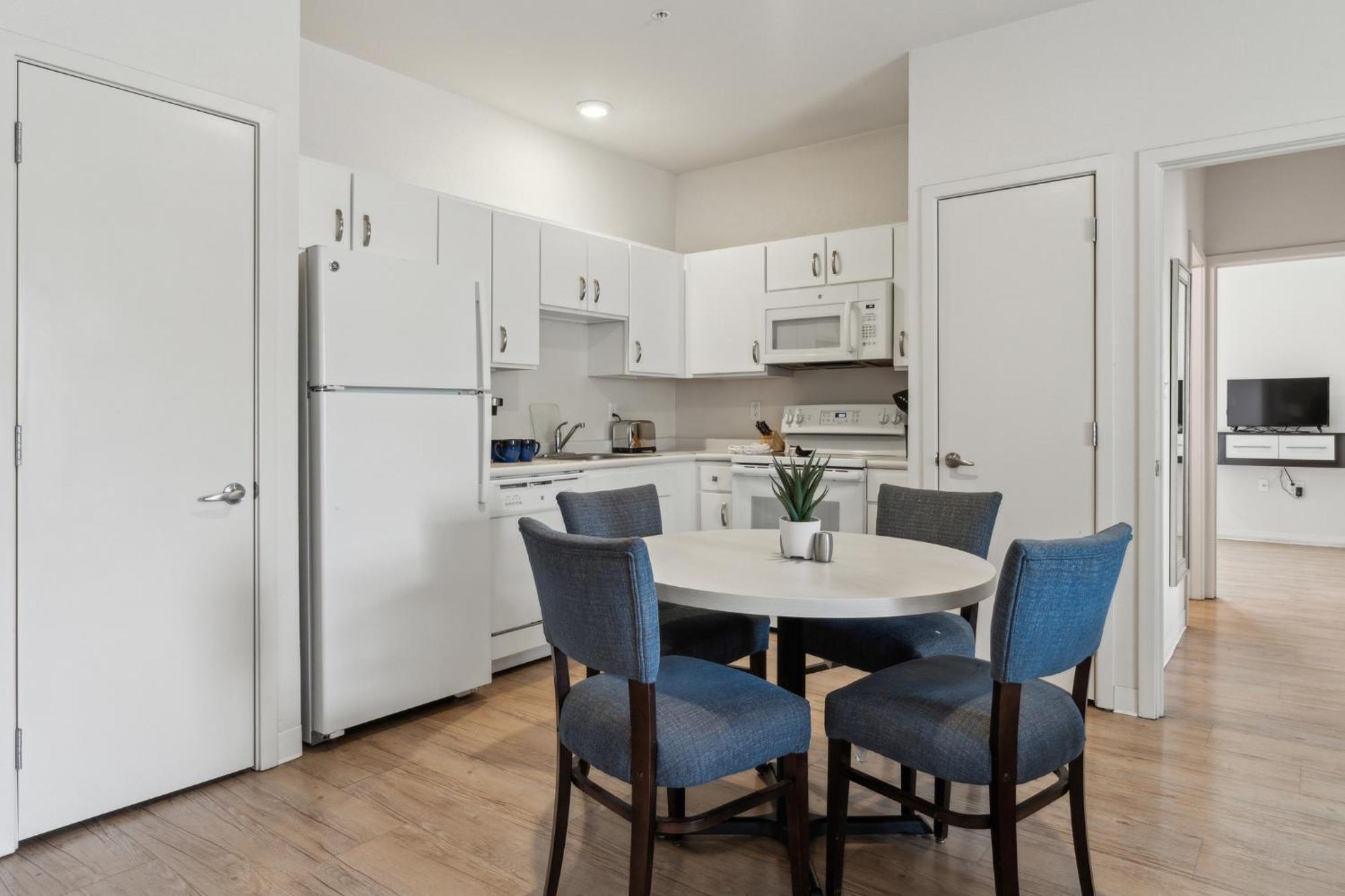 Simplicity At The Rim 1118 I Comfy 3 Bed 2 Bath * San Antonio