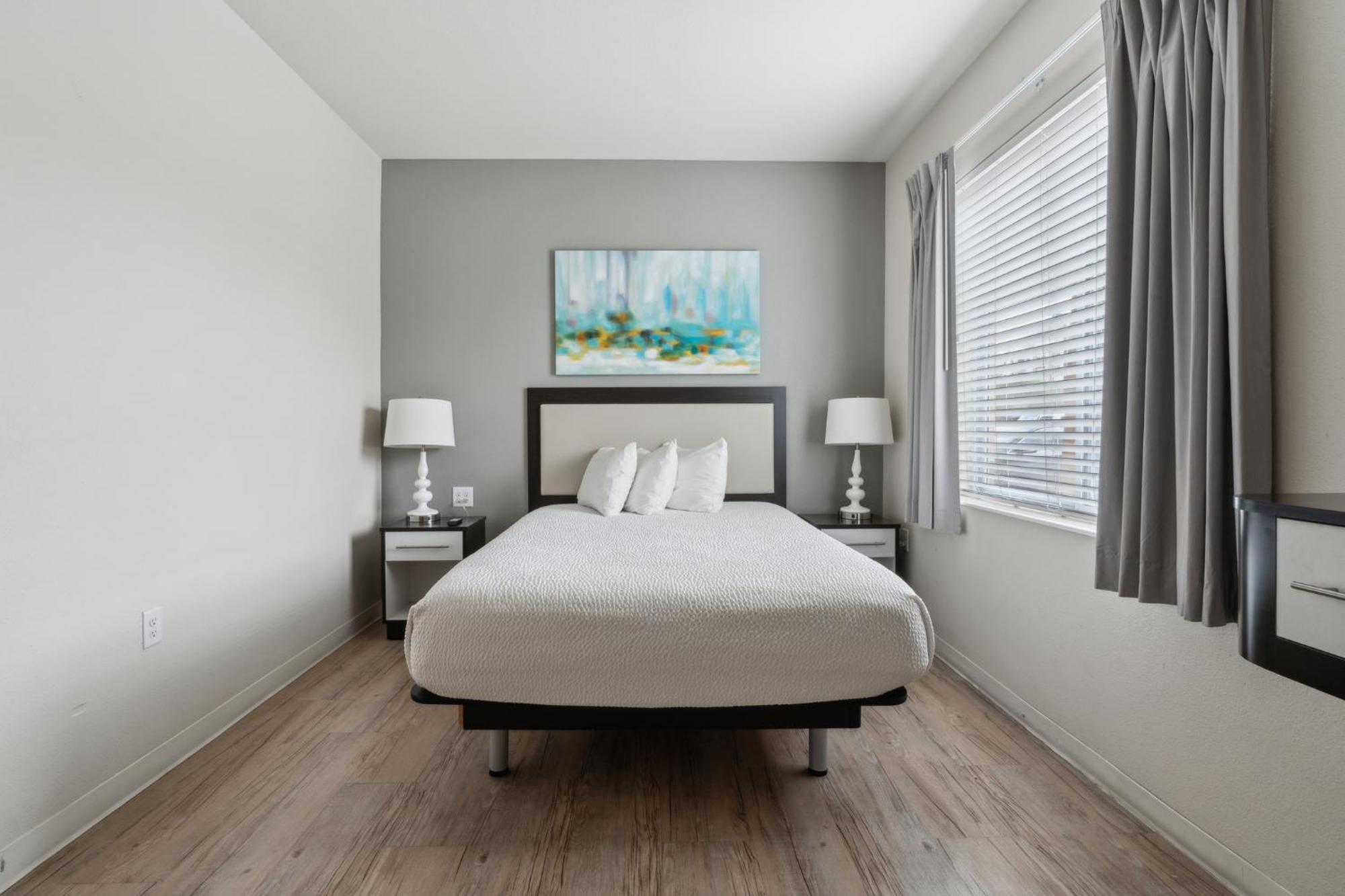 Simplicity At The Rim 1118 I Comfy 3 Bed 2 Bath * San Antonio