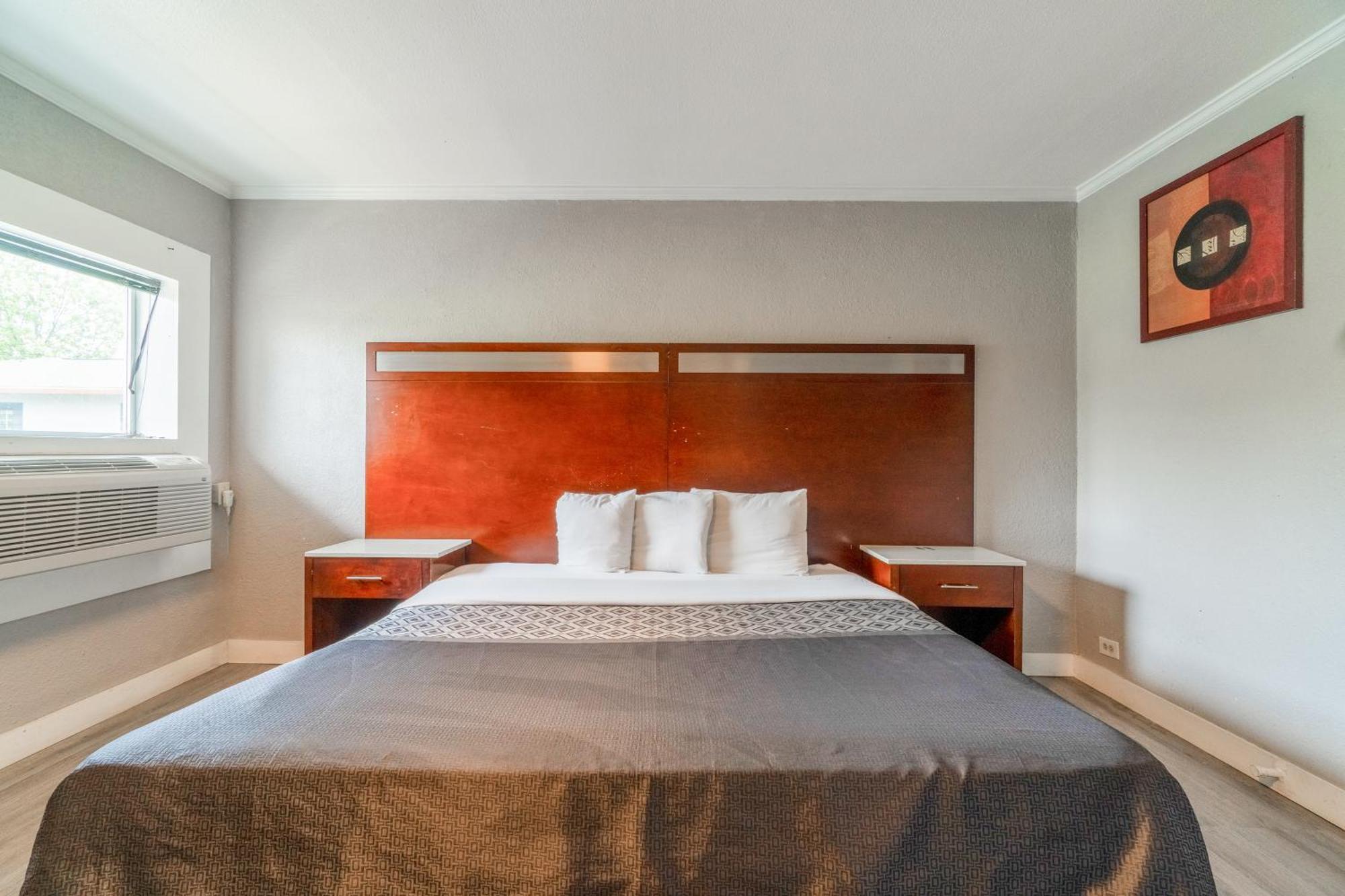 Alamo Oasis And By Oyo Motel 2*