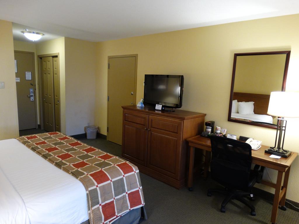 Western Ana Inn-airport Hotel 3*