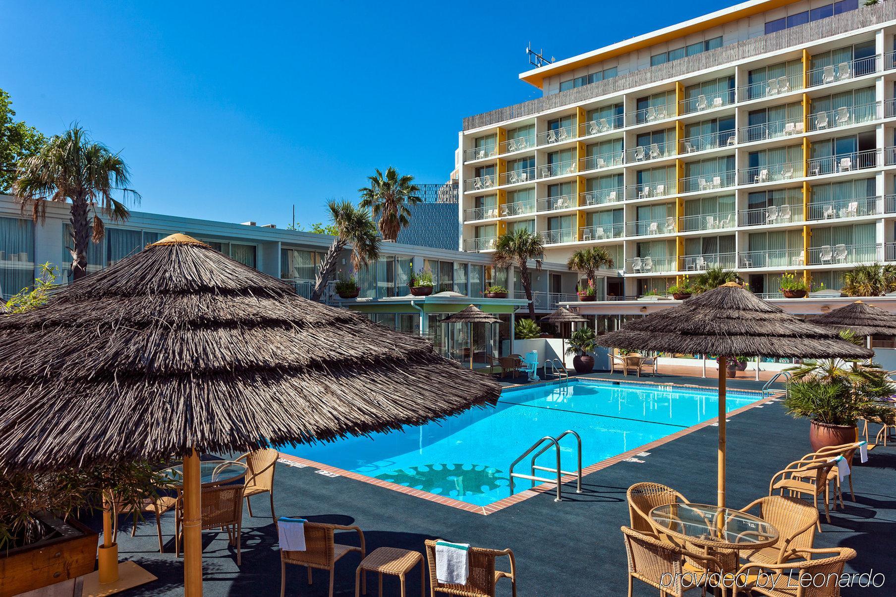 El Tropicano Riverwalk