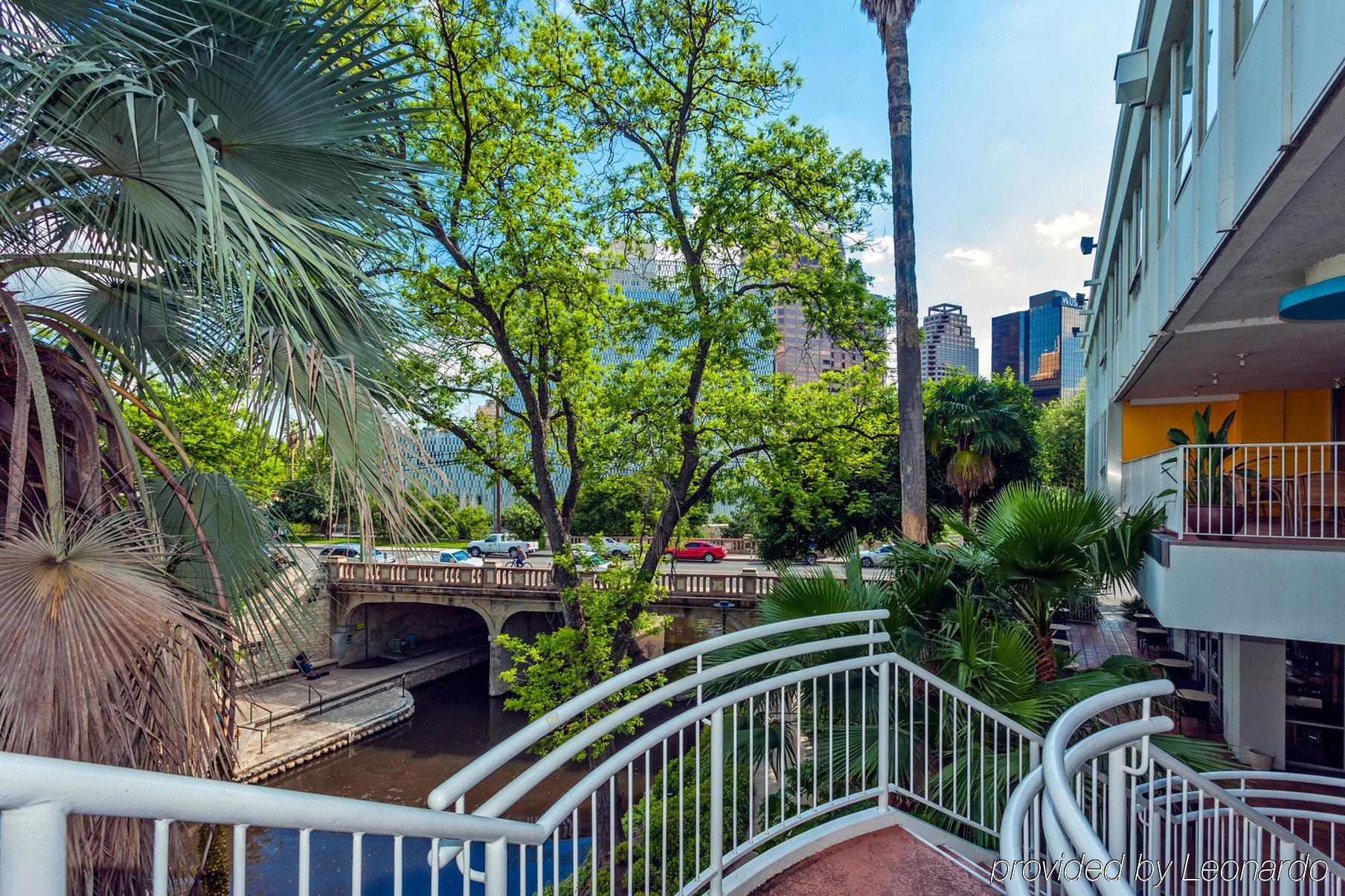El Tropicano Riverwalk 3*