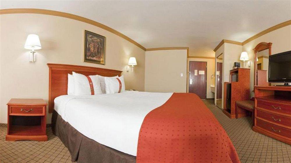 Hotel Country & By Radisson, Lackland Afb , Tx San Antonio
