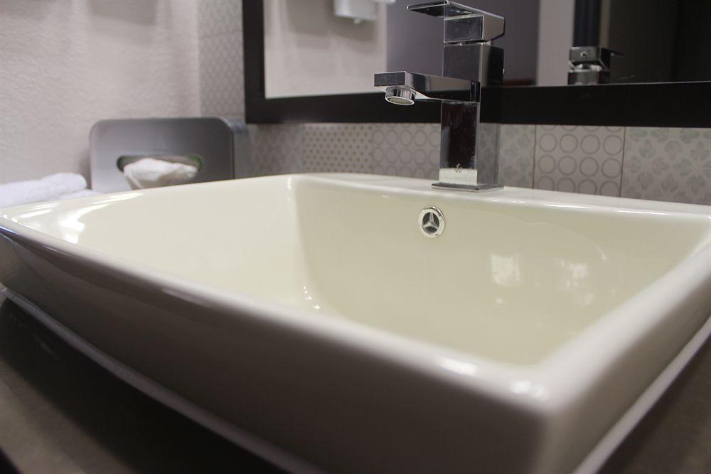 Hotel Country & By Radisson, Lackland Afb , Tx San Antonio