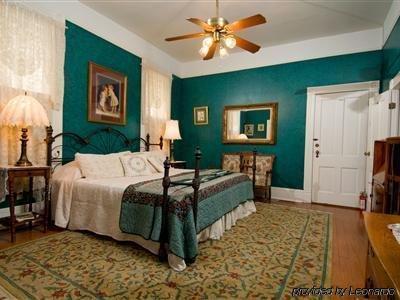 Brackenridge House Bed & Breakfast 3*