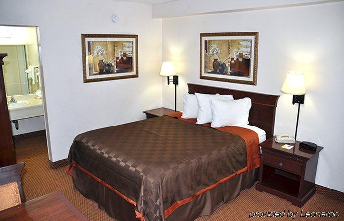 Deluxe Near Lackland Afb Hotel *