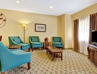 Hotel Super 8 By Wyndham Airport North