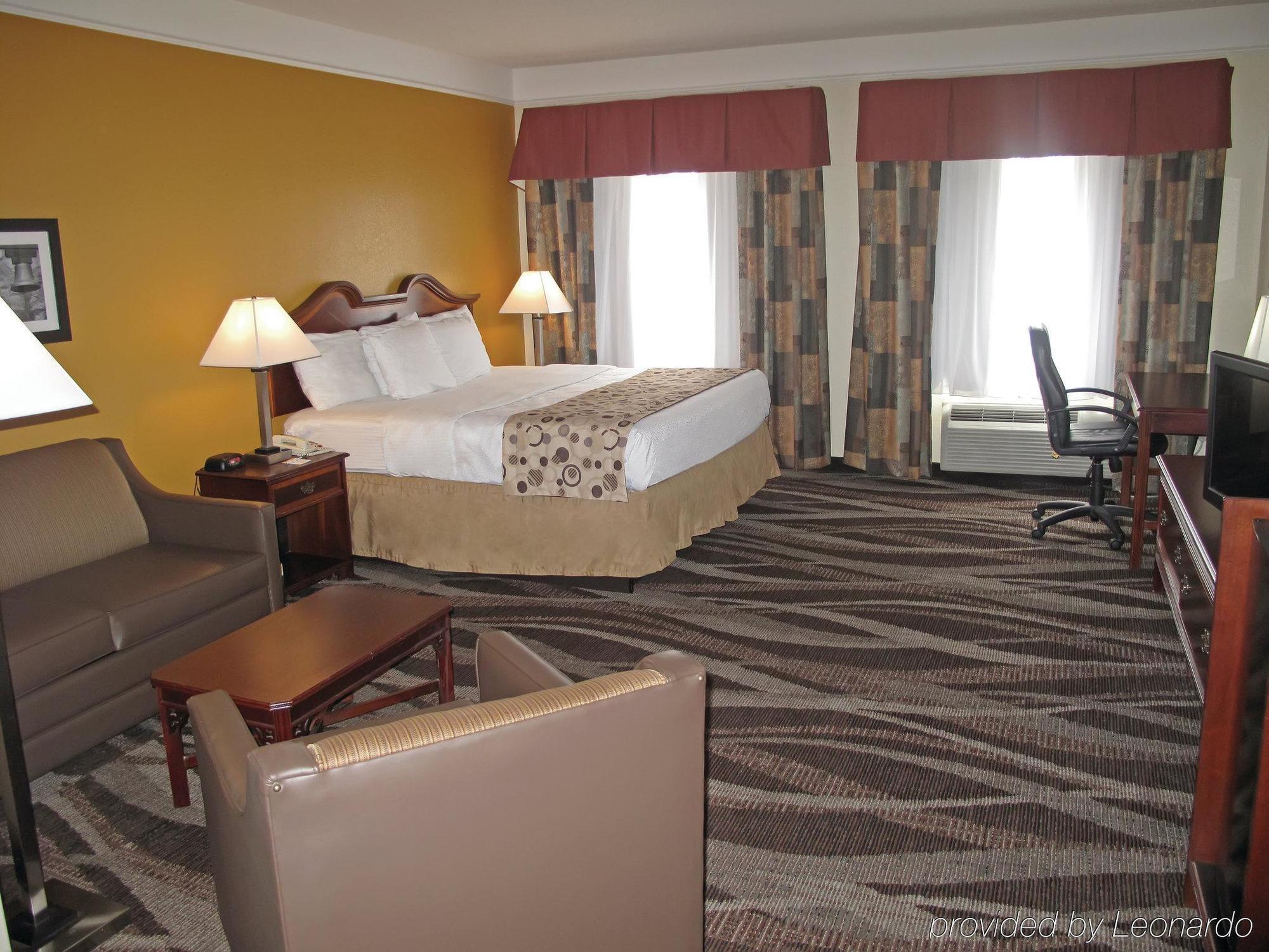 Inn Comfort Near Frost Bank Center 2*