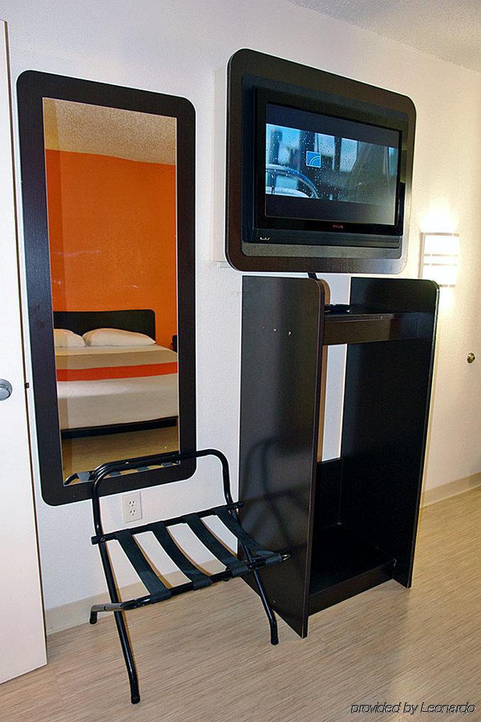 Hotel 6-san Antonio, Tx - Sam Houston San Antonio