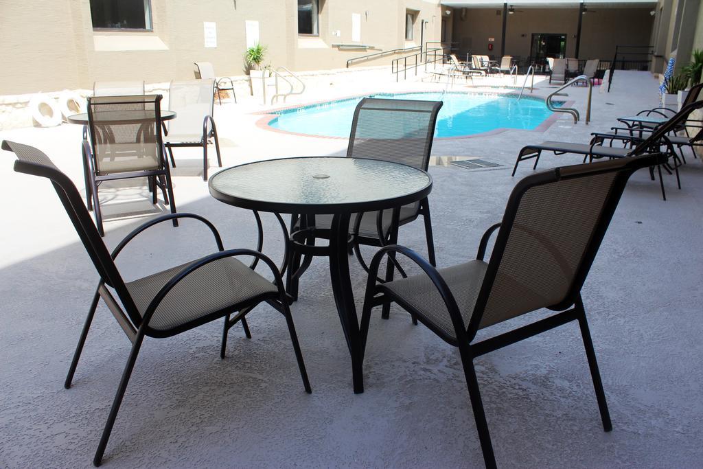 Country & By Radisson, Lackland Afb , Tx San Antonio