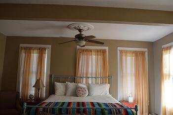 Hotel King William Manor 3*