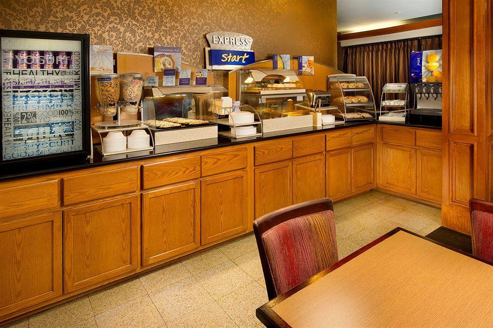 Express & - Downtown Market Area By Ihg Hotel