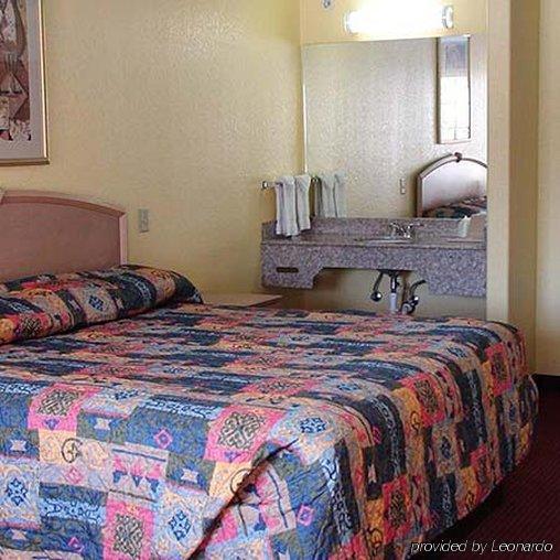 Winnquest Near Ft. Sam Houston Motel San Antonio