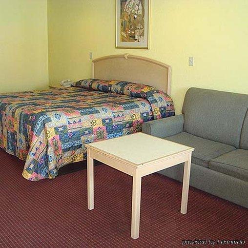 Winnquest Near Ft. Sam Houston Motel *