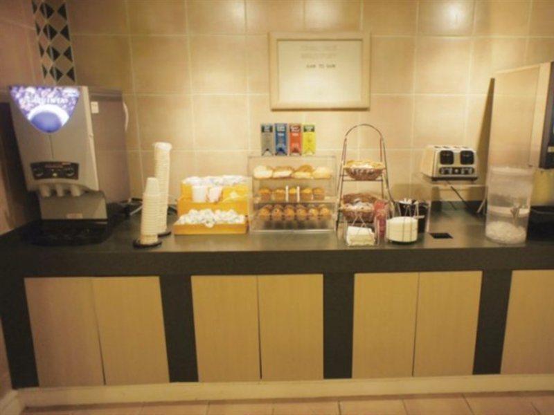 Hotel La Quinta By Wyndham Ih-10 West Tx 3*