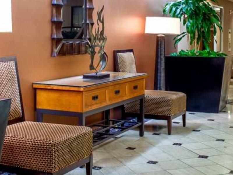 Hotel Embassy Airport San Antonio