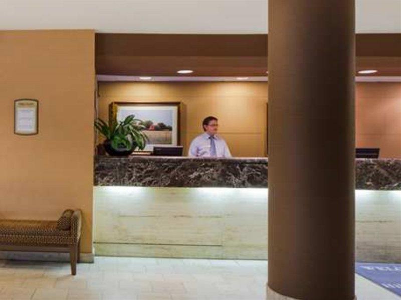 Hotel Embassy Airport 3*