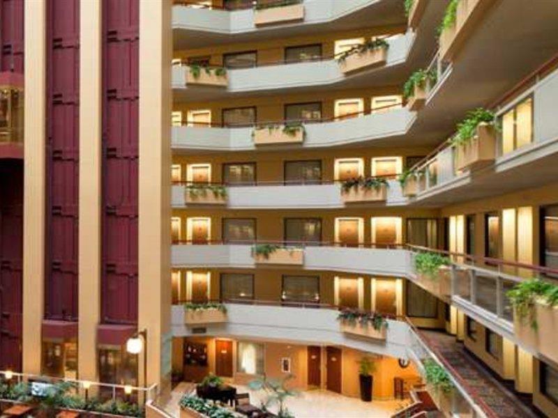 Hotel Embassy Airport 3*
