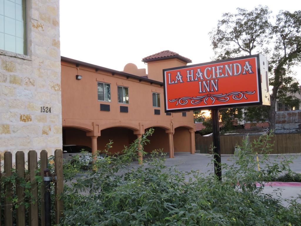 Hotel La Hacienda 2*