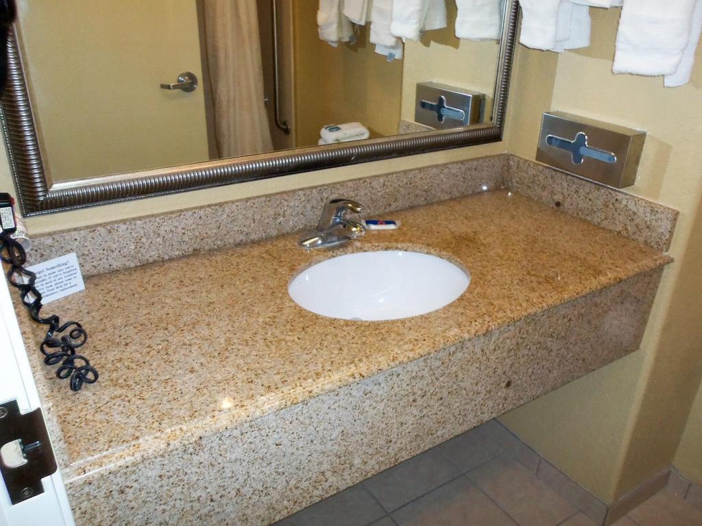Hotel 6 - East