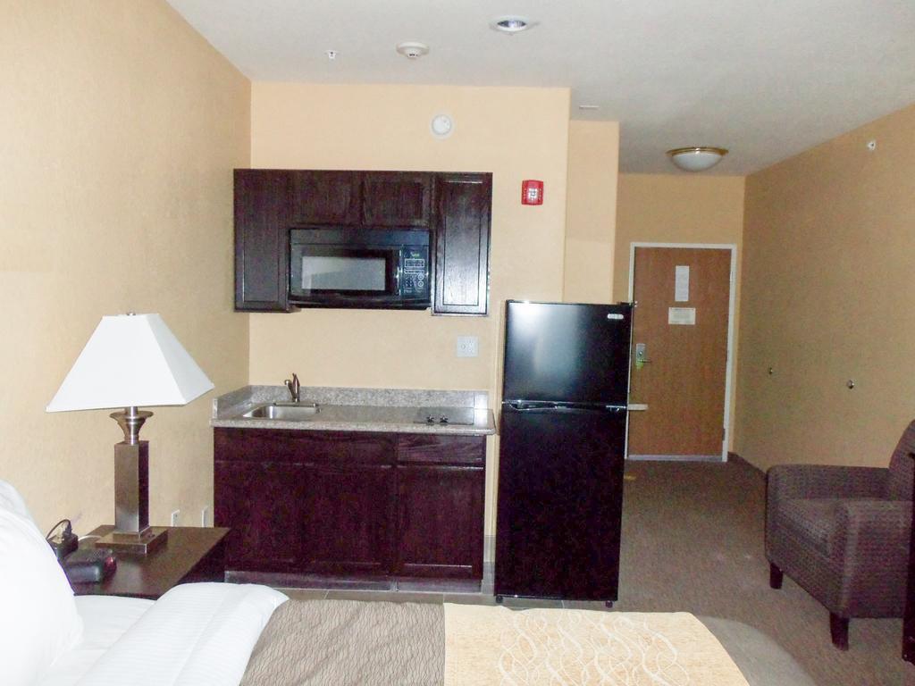 Hotel 6 - East San Antonio