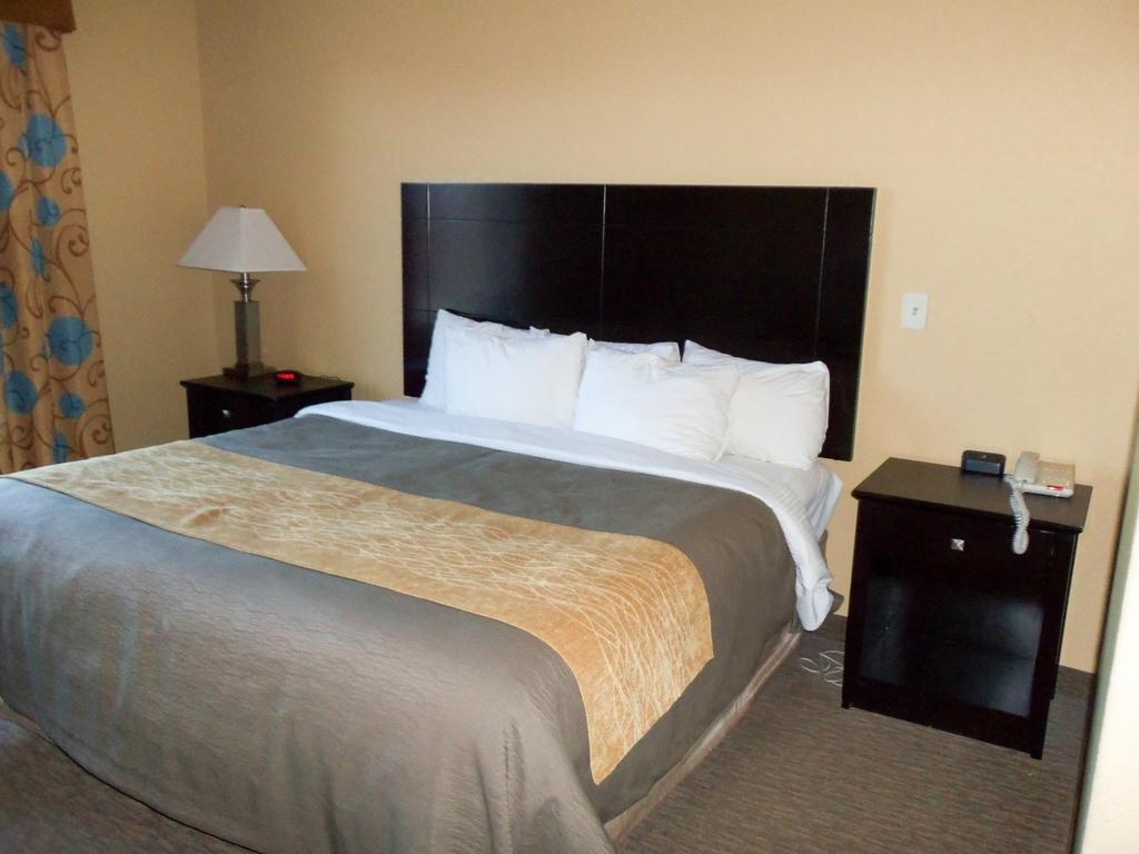 Hotel 6 - East