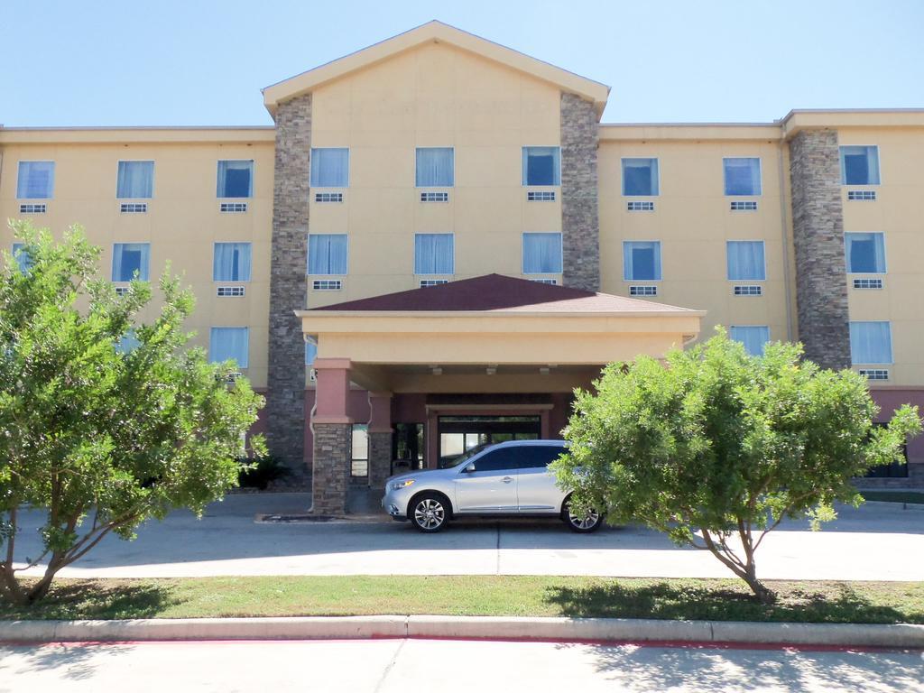 6 - East 2* San Antonio