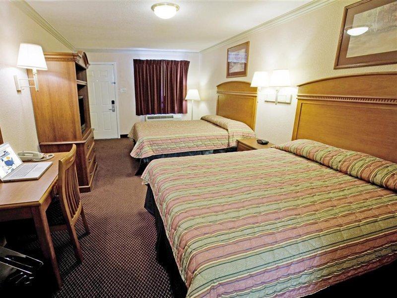 Hotel Americas Value - At&t Center/fort Sam Houston
