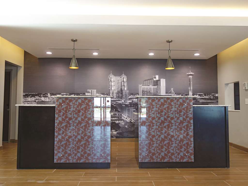 Hotel La Quinta By Wyndham San Antonio By Frost Bank Center