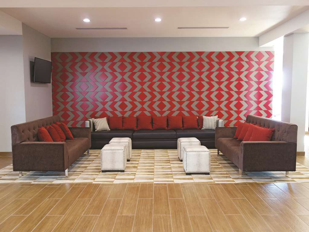La Quinta By Wyndham San Antonio By Frost Bank Center Hotel San Antonio
