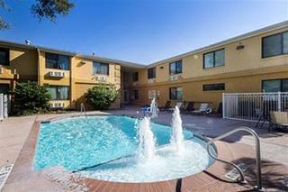 Econo Lackland Afb-seaworld San Antonio