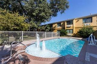 Econo Lackland Afb-seaworld 2*