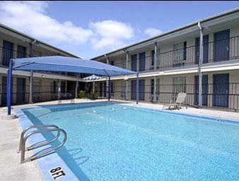 Hotel 6-san Antonio, Tx - Sam Houston Area 2*