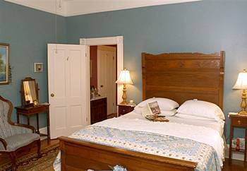 Brackenridge House Bed & Breakfast 3*