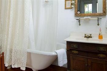 Bed & Breakfast Brackenridge House 3*