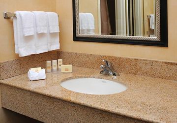 Courtyard By Marriott Airport Hotel 3*