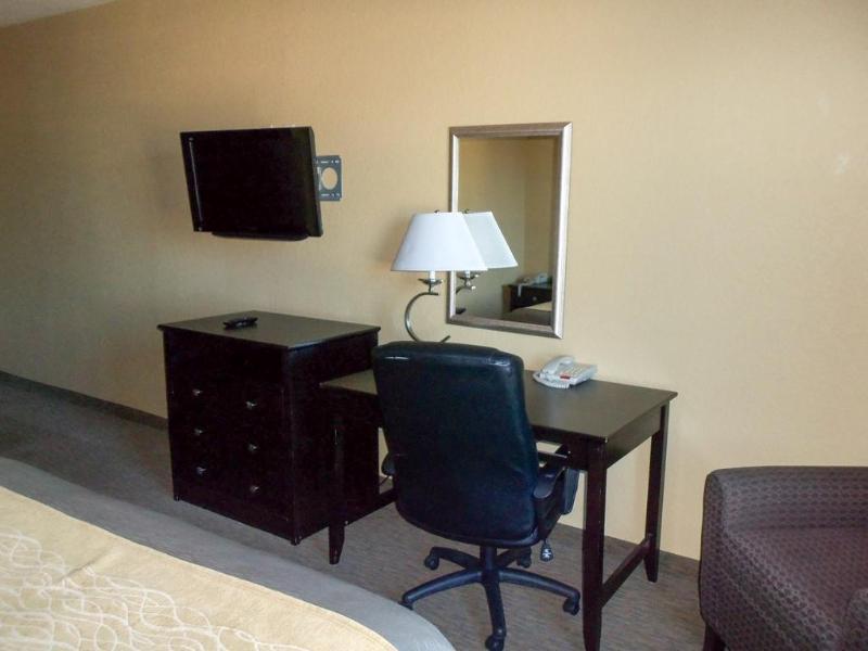 Inn Comfort Near Frost Bank Center 2*
