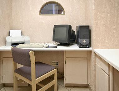 Hotel Surestay Plus By Best Western Airport