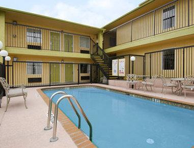Days By Wyndham Interstate Hwy 35 North Hotel 2*