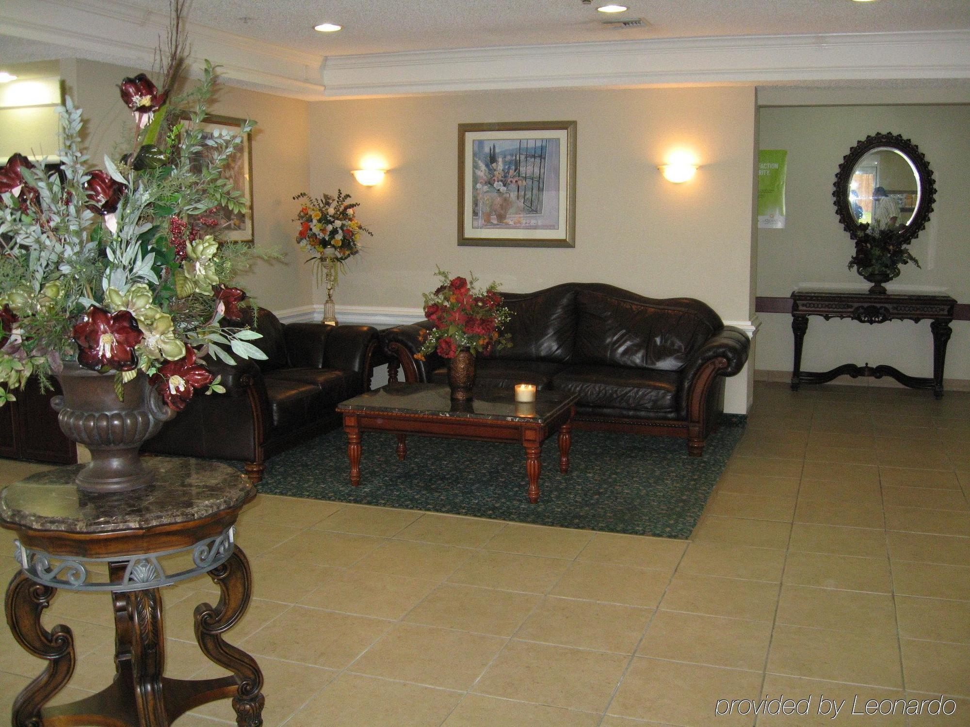 Comfort Near Frost Bank Center Inn 2*