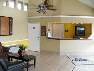 Days By Wyndham Splashtown/att Center