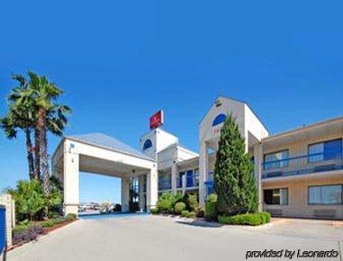 Ramada By Wyndham Near Seaworld - Lackland Afb Hotel