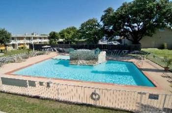 Motel Mid Towne &